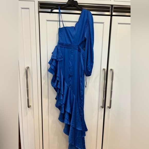 Mac Duggal ONE SLEEVE CUT OUT ASYMMETRICAL RUFFLED GOWN Dress - Picture 7 of 8